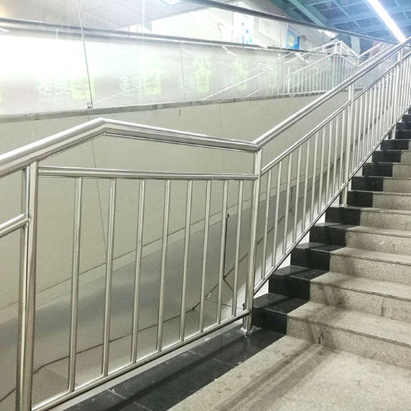 不銹鋼欄桿的定制和優(yōu)點(diǎn)