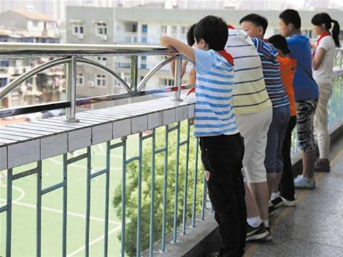學(xué)校不銹鋼裝飾裝潢